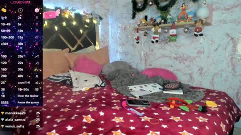 Snapshot of yluismag chatting on 12.18.24 lucy online show from 12.18.24