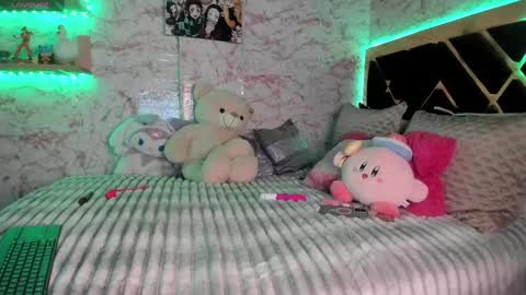 Snapshot of yluismag chatting on 03.05.25 lucy online show from 03.05.25