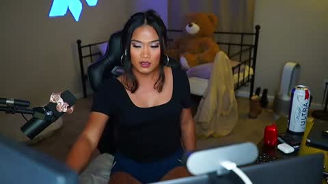 Palmela Handerson online show from 12.27.24