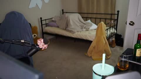 Palmela Handerson online show from 01.03.25