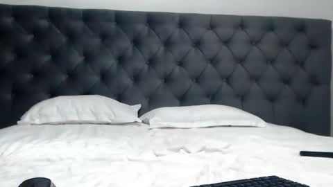 ynnasquirt online show from 03.08.25