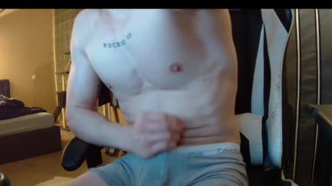 Snapshot of yo__an chatting on 12.07.24 Yo an online show from 12.07.24