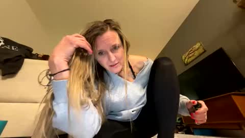 Snapshot of yogabuttttttt chatting on 03.02.25 yogabuttttttt online show from 03.02.25