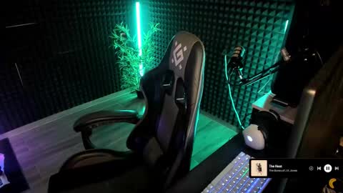 You can ask my name in pm online show from 12.04.25