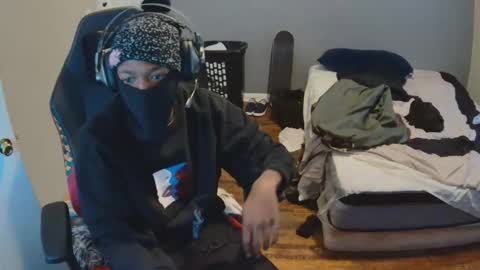 Snapshot of yokai_dreamz chatting on 11.30.25 yokai_dreamz online show from 11.30.25