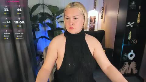 Snapshot of yolanda_kiss chatting on 06.30.26 Yolanda online show from 06.30.26