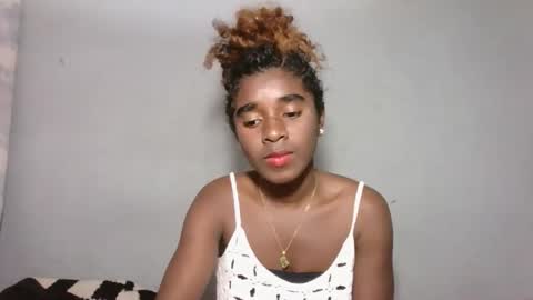 yolandrina05 online show from 09.23.25