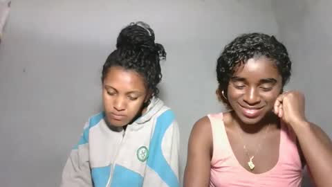 yolandrina05 online show from 09.26.25