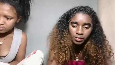 yolandrina05 online show from 10.06.25