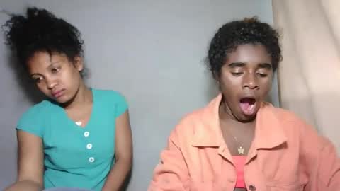 yolandrina05 online show from 10.08.25