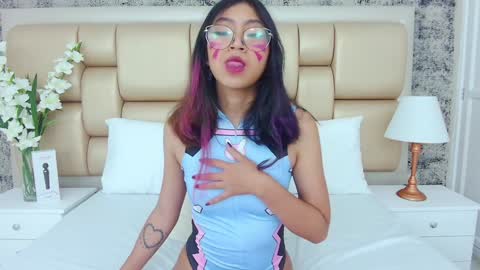 Yommi Winx online show from 12.23.24