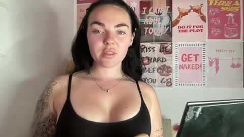 Snapshot of yorkshiregirlyy chatting on 06.12.26 Yorkshire Girly online show from 06.12.26