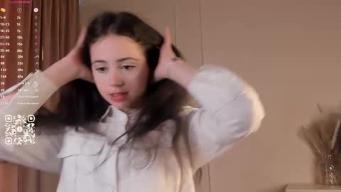 Elizabeth brunette -- Darline blonde  online show from 09.28.25