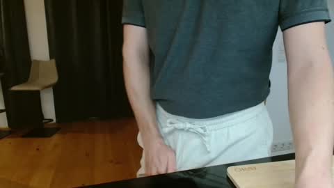 Snapshot of youboyvie chatting on 12.17.25 Rob online show from 12.17.25