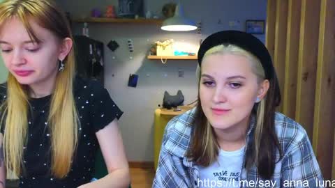 Anna and Luna online show from 04.25.26