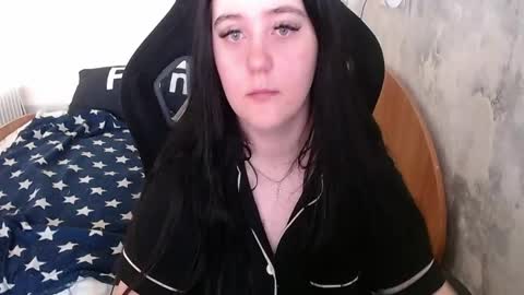 Snapshot of your_8a8y chatting on 04.17.26 your_8a8y online show from 04.17.26