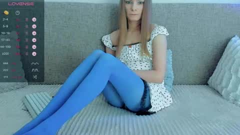 Snapshot of your_caramelka chatting on 04.26.26 Lily online show from 04.26.26