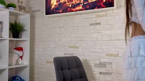 Julia Next stream  online show from 01.08.26