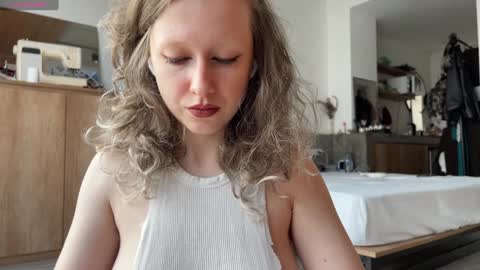 Snapshot of your_coraline_ chatting on 12.28.24 your_coraline_ online show from 12.28.24