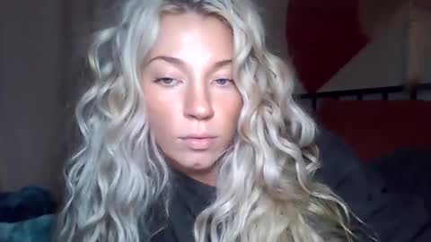 Snapshot of your_fav1 chatting on 09.24.25 your_fav1 online show from 09.24.25