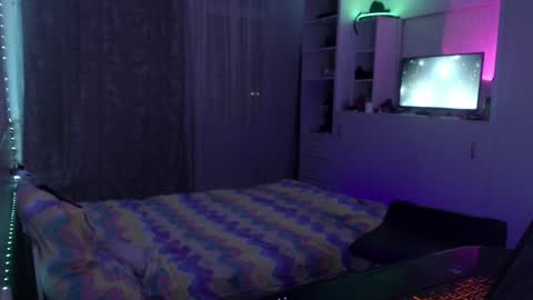 Snapshot of your_horny_friends chatting on 12.22.24 Your Horny Friends online show from 12.22.24