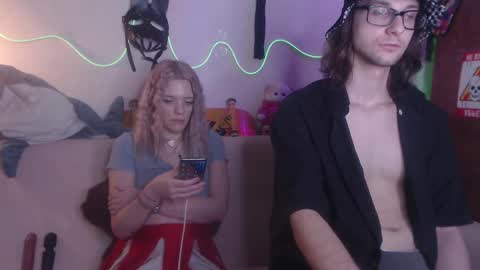 Snapshot of your_horny_friends chatting on 03.07.25 Your Horny Friends online show from 03.07.25