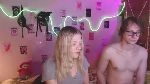 Snapshot of your_horny_friends chatting on 10.16.25 Your Horny Friends online show from 10.16.25