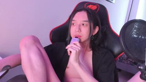 Snapshot of your_little_twink chatting on 05.10.26 Han online show from 05.10.26