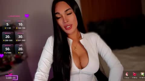 Miss Larah online show from 12.03.25