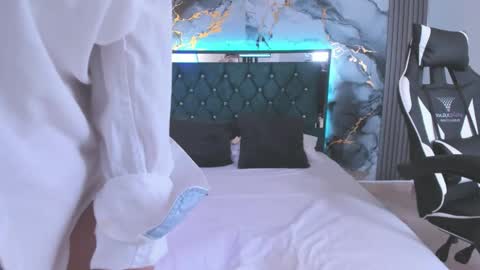 Snapshot of your_whore_salome chatting on 02.19.26 Salome online show from 02.19.26