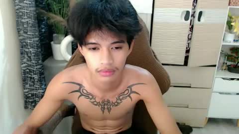 Snapshot of yourasian_eric chatting on 03.01.26 yourasian_eric online show from 03.01.26