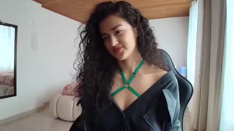 yourdreamgirl2025 online show from 10.29.25