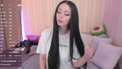 Snapshot of youreyesgazm chatting on 12.13.24 Mary online show from 12.13.24