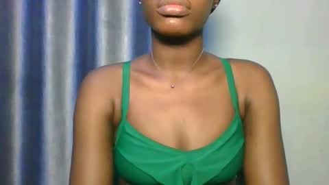 Snapshot of yourfavcamgirl_ chatting on 01.06.26 favcamgirl online show from 01.06.26