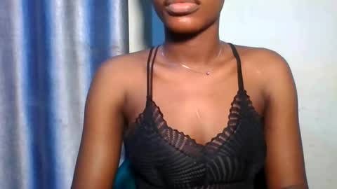 Snapshot of yourfavcamgirl_ chatting on 01.11.26 favcamgirl online show from 01.11.26