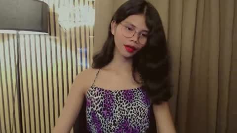 Snapshot of yourfavoratevivian chatting on 10.29.25 Vivian online show from 10.29.25