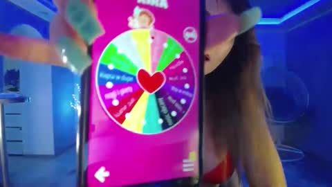 call meKira online show from 12.08.24