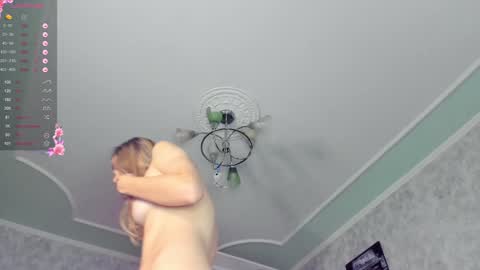 Snapshot of yourgirl_044 chatting on 12.20.24 yourgirl_044 online show from 12.20.24