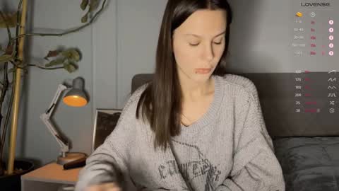 Snapshot of yourher0in chatting on 12.05.24 Aida online show from 12.05.24