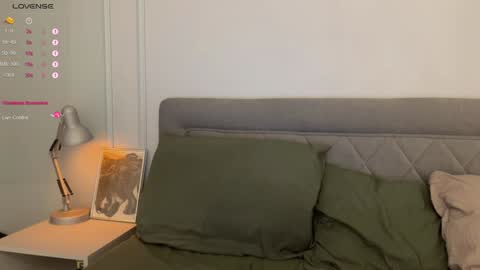 Snapshot of yourher0in chatting on 12.23.24 Aida online show from 12.23.24