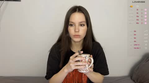 Snapshot of yourher0in chatting on 12.30.24 Aida online show from 12.30.24