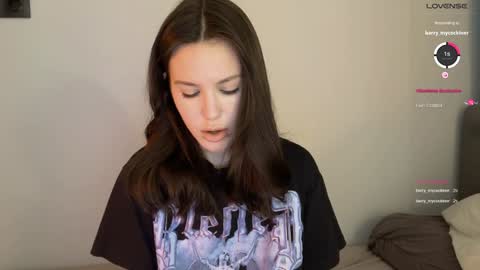 Snapshot of yourher0in chatting on 01.03.25 Aida online show from 01.03.25