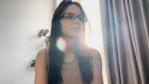 Snapshot of yourher0in chatting on 03.06.25 Aida online show from 03.06.25