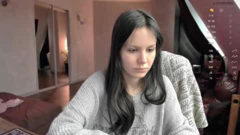 Snapshot of yourher0in chatting on 09.28.25 Aida online show from 09.28.25