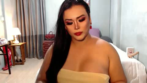 Snapshot of yourhighnesscassy chatting on 12.19.24 Cassy online show from 12.19.24