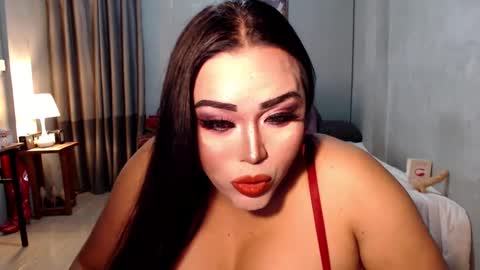 Snapshot of yourhighnesscassy chatting on 01.10.25 Cassy online show from 01.10.25