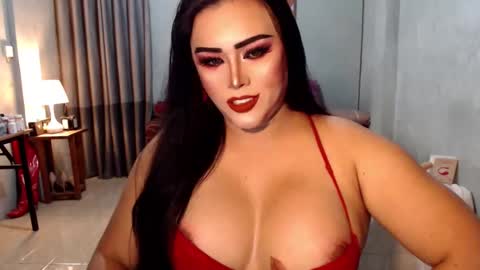 Snapshot of yourhighnesscassy chatting on 01.20.25 Cassy online show from 01.20.25