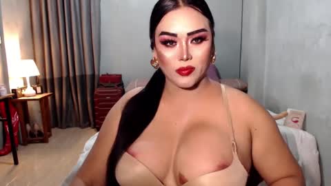 Snapshot of yourhighnesscassy chatting on 01.23.25 Cassy online show from 01.23.25