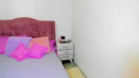 Snapshot of yourlatina_emely chatting on 02.11.26 EMELY online show from 02.11.26