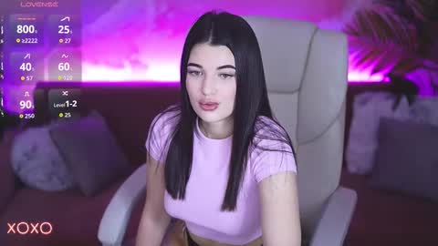 L O L A online show from 12.19.25